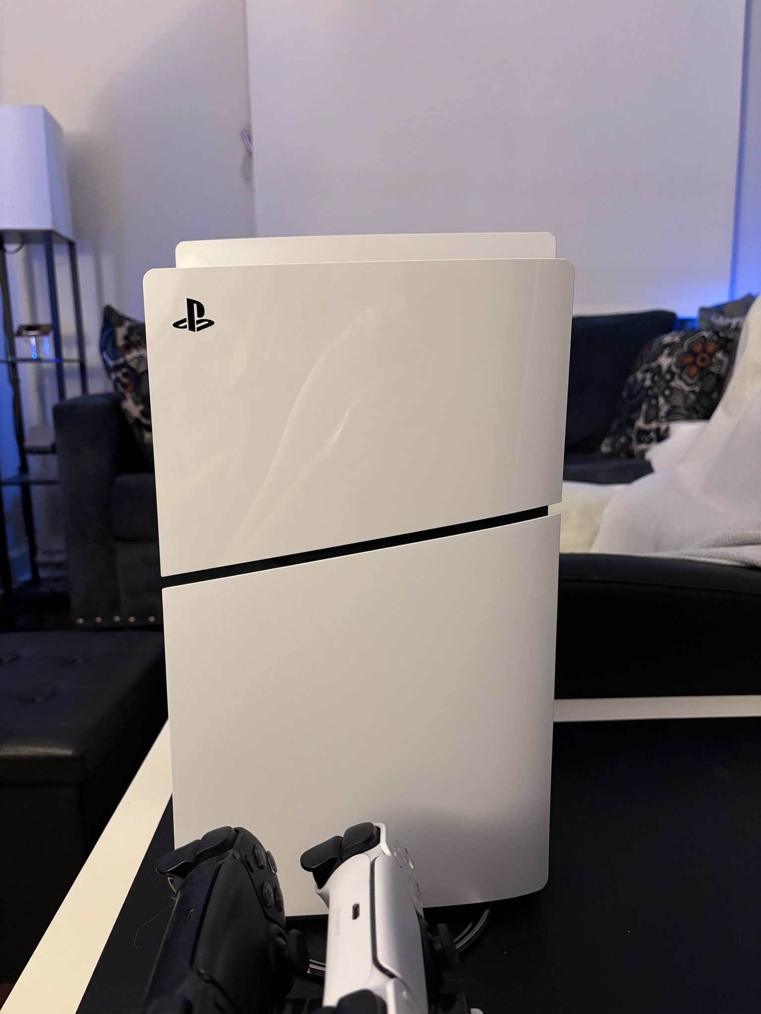 پلی استیشن ۵ PS5 Pro مدل پرو تک دسته با حافظه دو ترابایت پلی استیشن ۵ PS5 Pro مدل پرو تک دسته با حافظه دو ترابایت